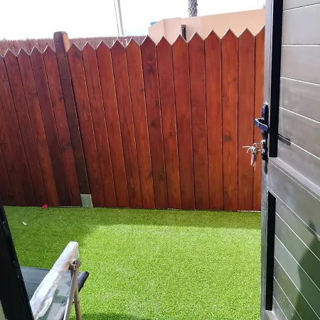 Charming 30 Sqm + Terrace לה אוליבה